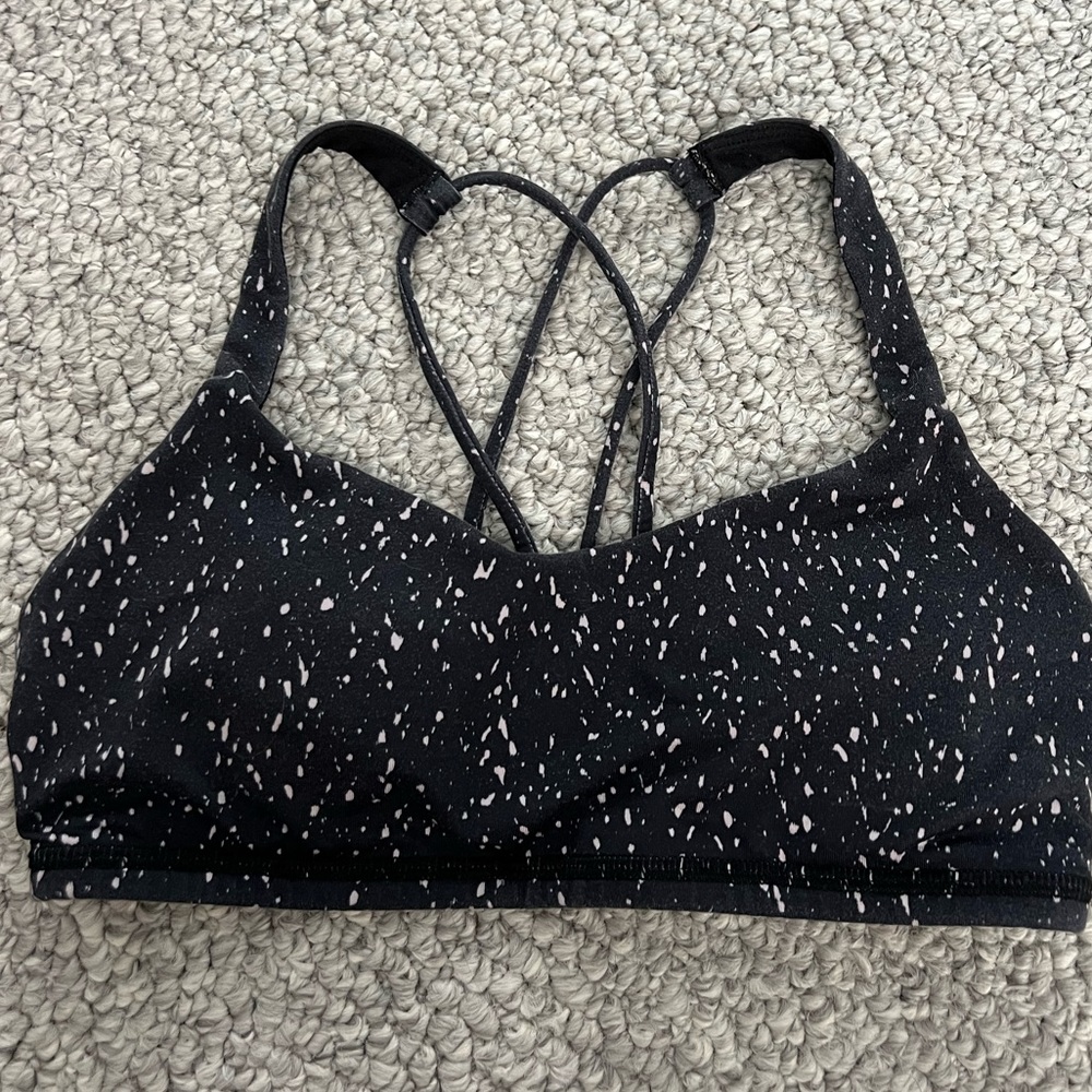 Lululemon sports bra